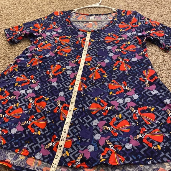 Like NEW - LuLaRoe Captain Hook Tunic Top - oversized Size S - Halloween - Picture 6 of 6